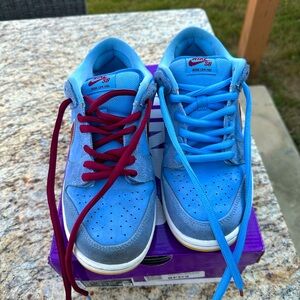 Nike SB Dunk Low PRM
Philly
